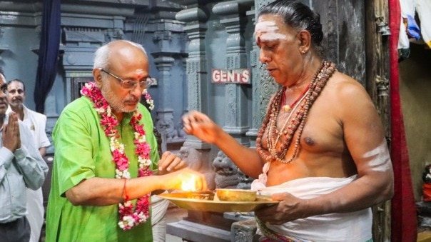 सीपी राधाकृष्णन भारत के नए उपराष्ट्रपति चुने गए हैं. जब वह NDA की ओर से उम्मीदवार बनाए गए थे, तब उन्होंने नई दिल्ली के आरके पुरम स्थित उत्तरा स्वामी मलाई मंदिर में पूजा की थी (Photo- PTI)