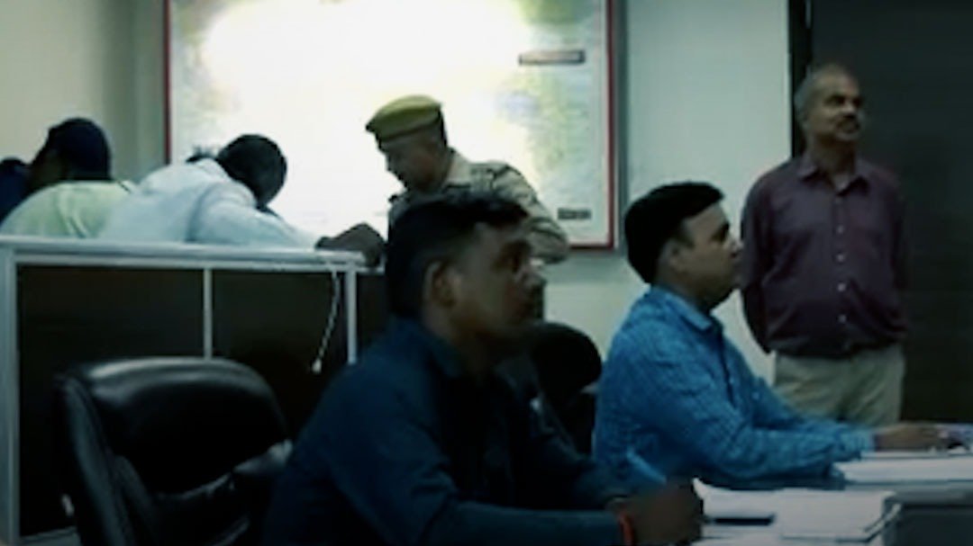 यूपी में नेपाल से सटे जिलों में पुलिस अलर्ट