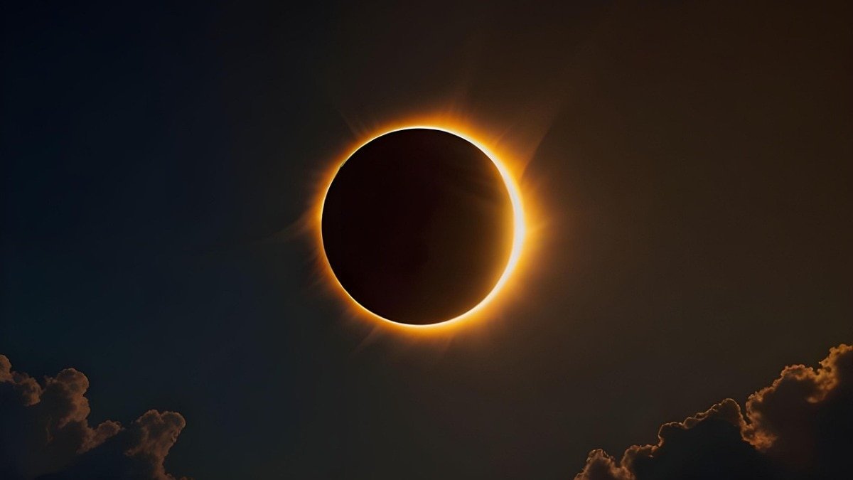 आज लगेगा आंशिक सूर्य ग्रहण, जो कि भारत में दृश्यमान नहीं होगा (Photo: Pixabay)