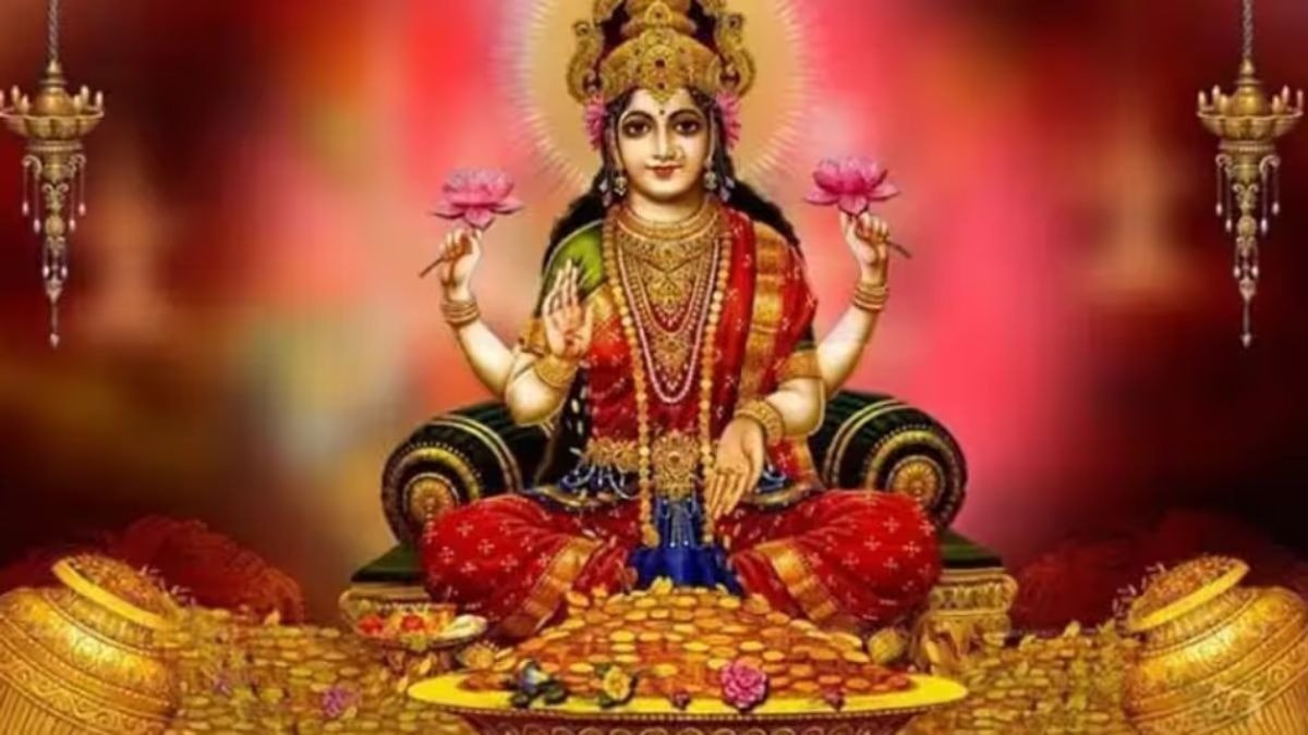 दिवाली पूजन में करें मां लक्ष्मी की ये आरती (Photo: ITG)