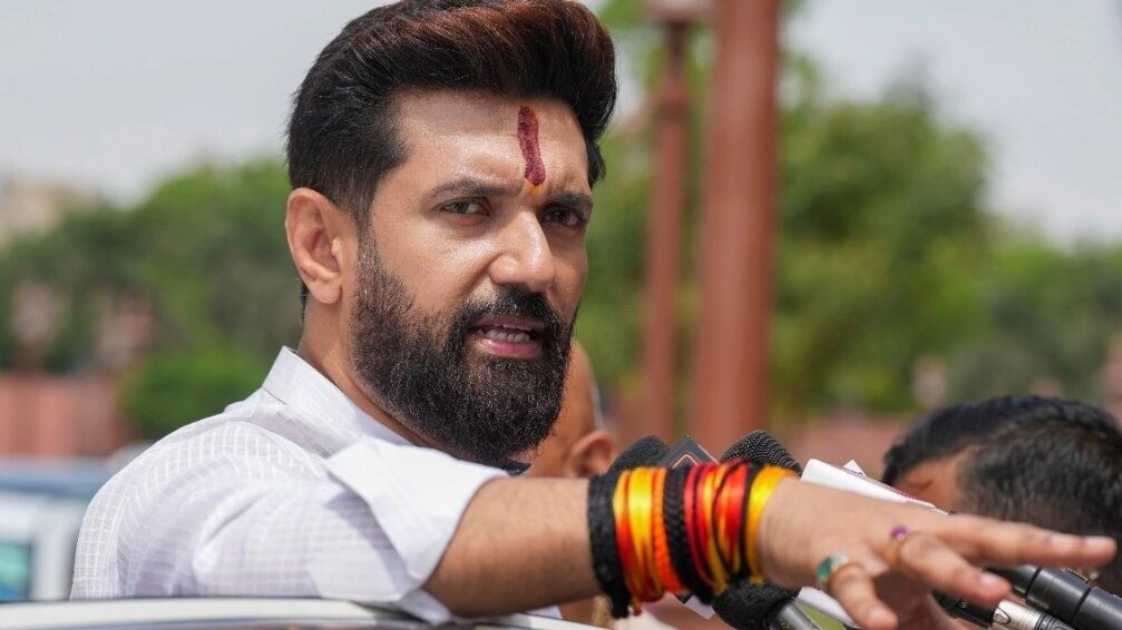 केंद्रीय मंत्री चिराग पासवान ने कहा कि वे नतीजों को लेकर पूरी तरह आशावादी हैं (File Photo- PTI)