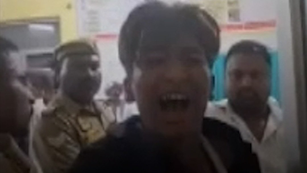 गोंडा में युवक ने पुलिस पर लगाया रिश्वतखोरी का आरोप