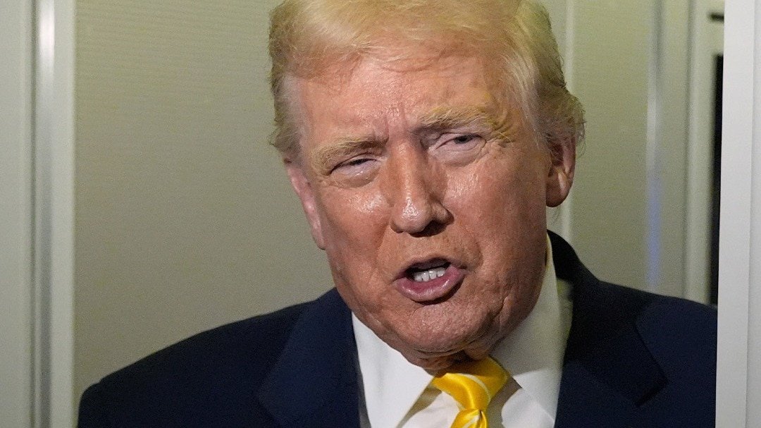 टैरिफ से दुनिया को डराया, अब ट्रंप कर रहे ताबड़तोड़ खरीदारी