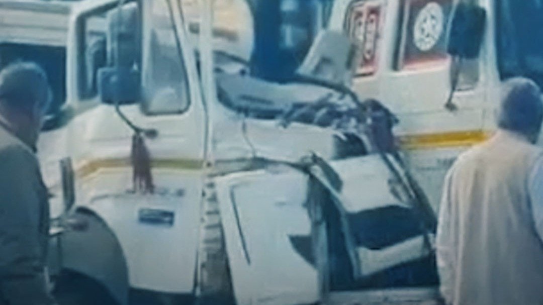 नूंह में भिड़ीं 20 गाड़ियां, 2 की मौत