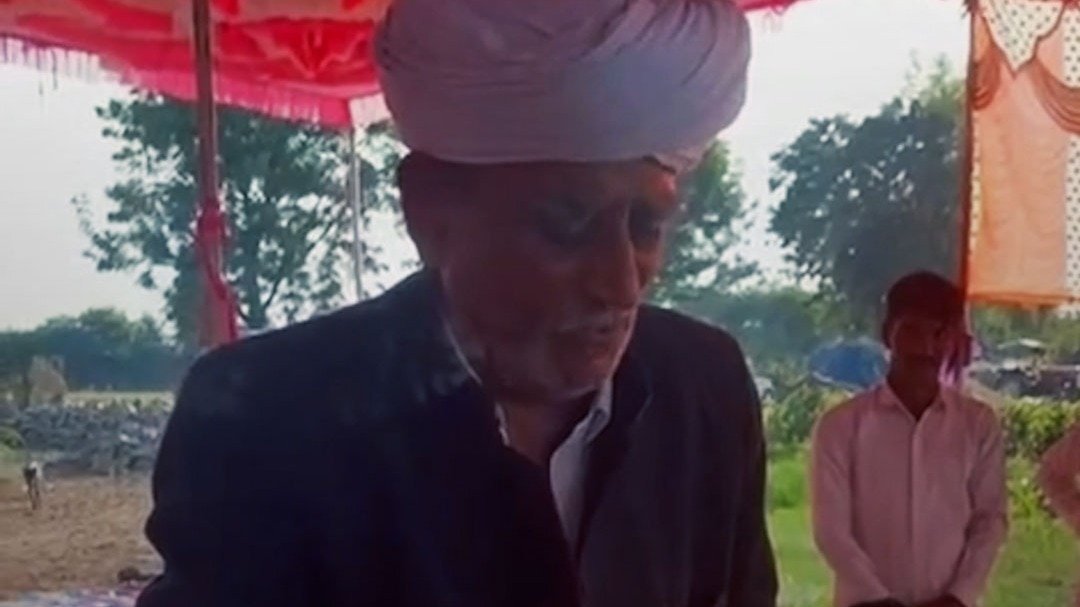 पंच पटेलों का तुगलकी फरमान, अब स्मार्टफोन नहीं चलाएंगी बहू-बेटियां