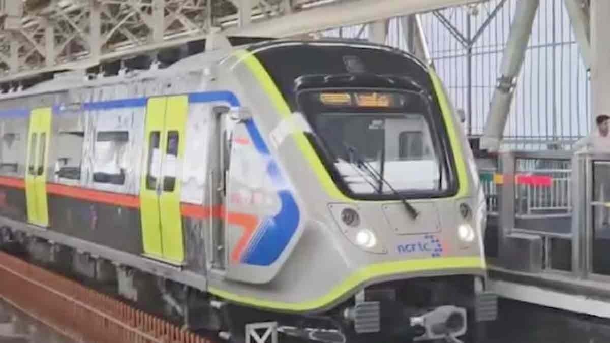 नमो भारत ट्रेन में अश्लीलता का मामला (Photo: Screengrab)