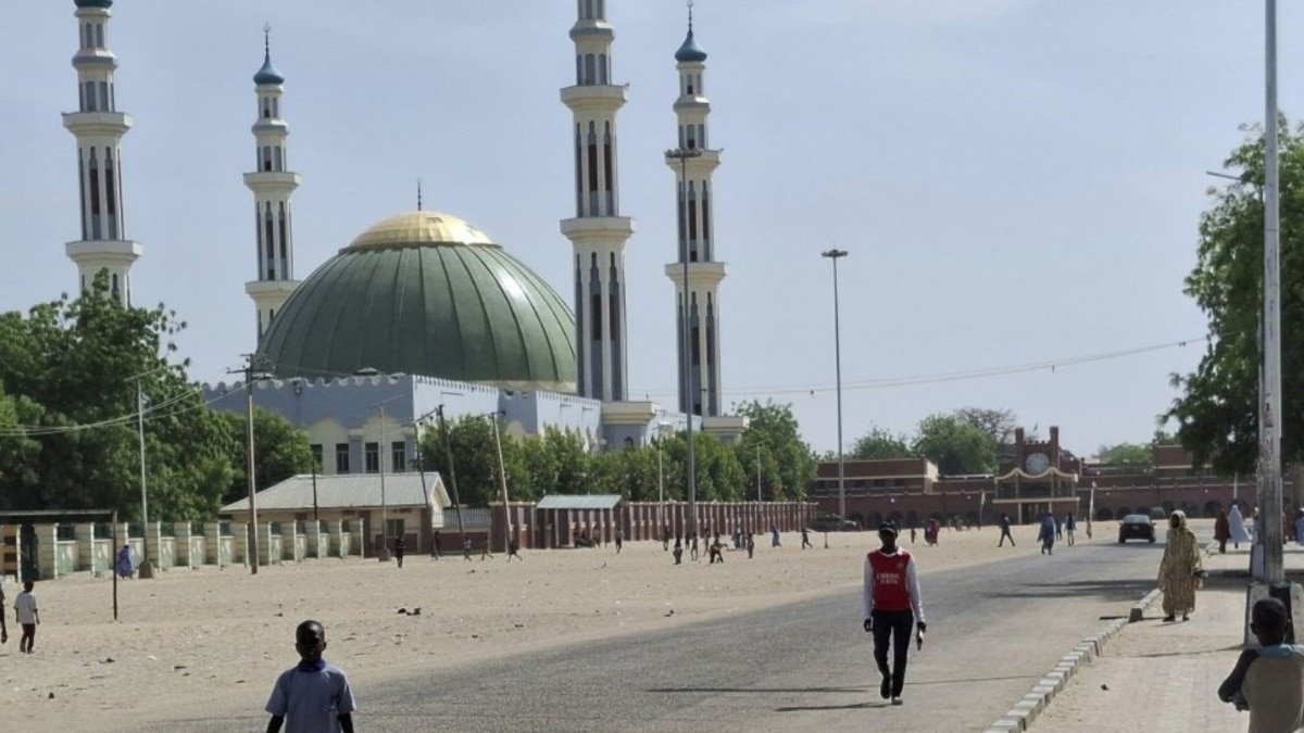 नाइजीरिया के मैदुगुरी में स्थित मस्जिद में हुआ ब्लास्ट(Photo: AP)