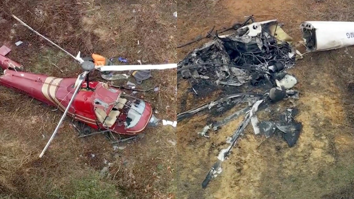 हवा में टक्कर के बाद हेलीकॉप्टरों के उड़े परखच्चे Photo: AP)