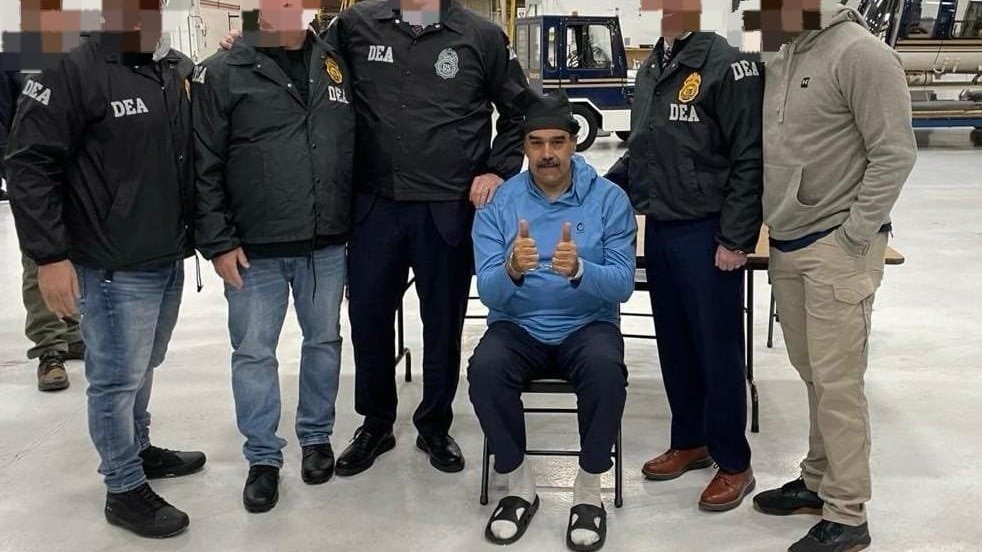 अमेरिकी एजेंसी की गिरफ्त में निकोलस मादुरो. (photo: ITG)