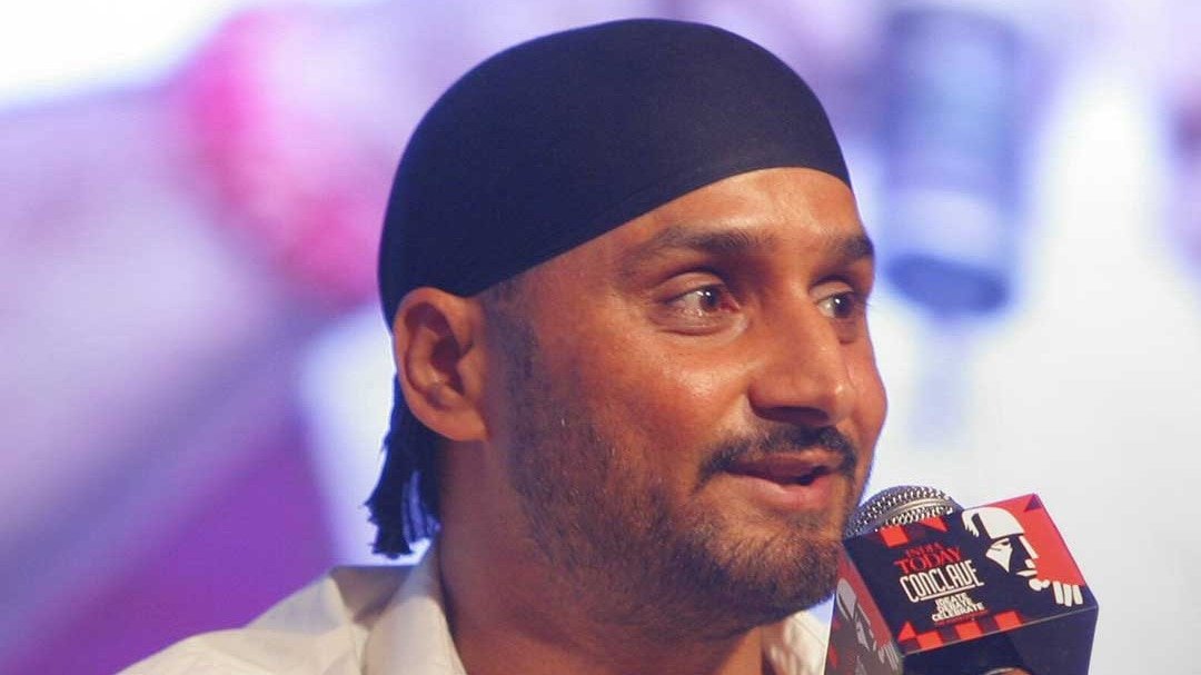 Harbhajan Singh ने किया Gautam Gambhir को सपोर्ट!