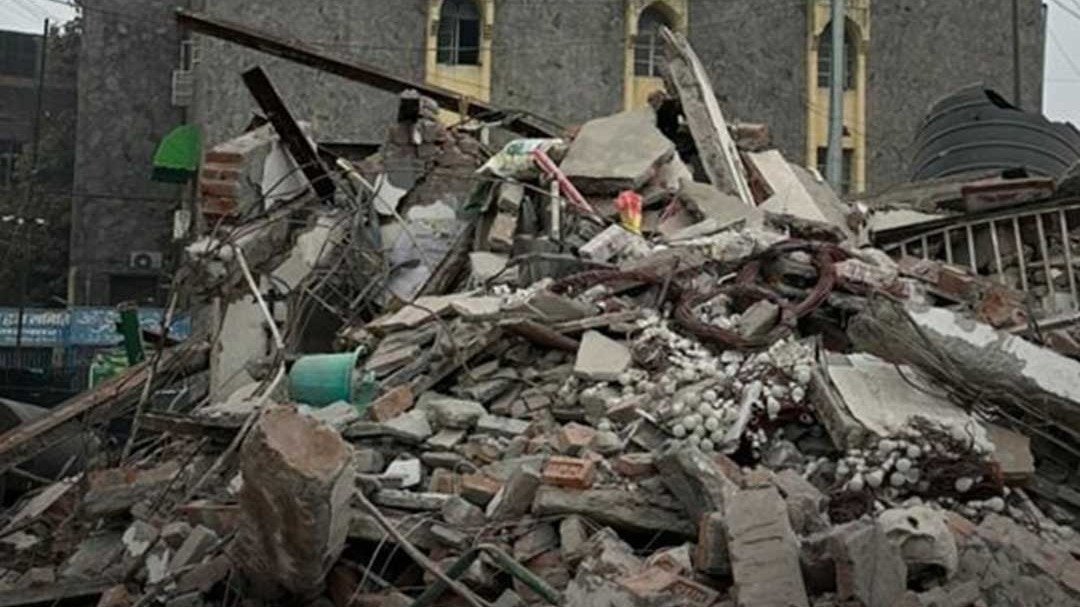 Delhi में Faiz-e-Ilahi मस्जिद के पास रातभर चला Bulldozer